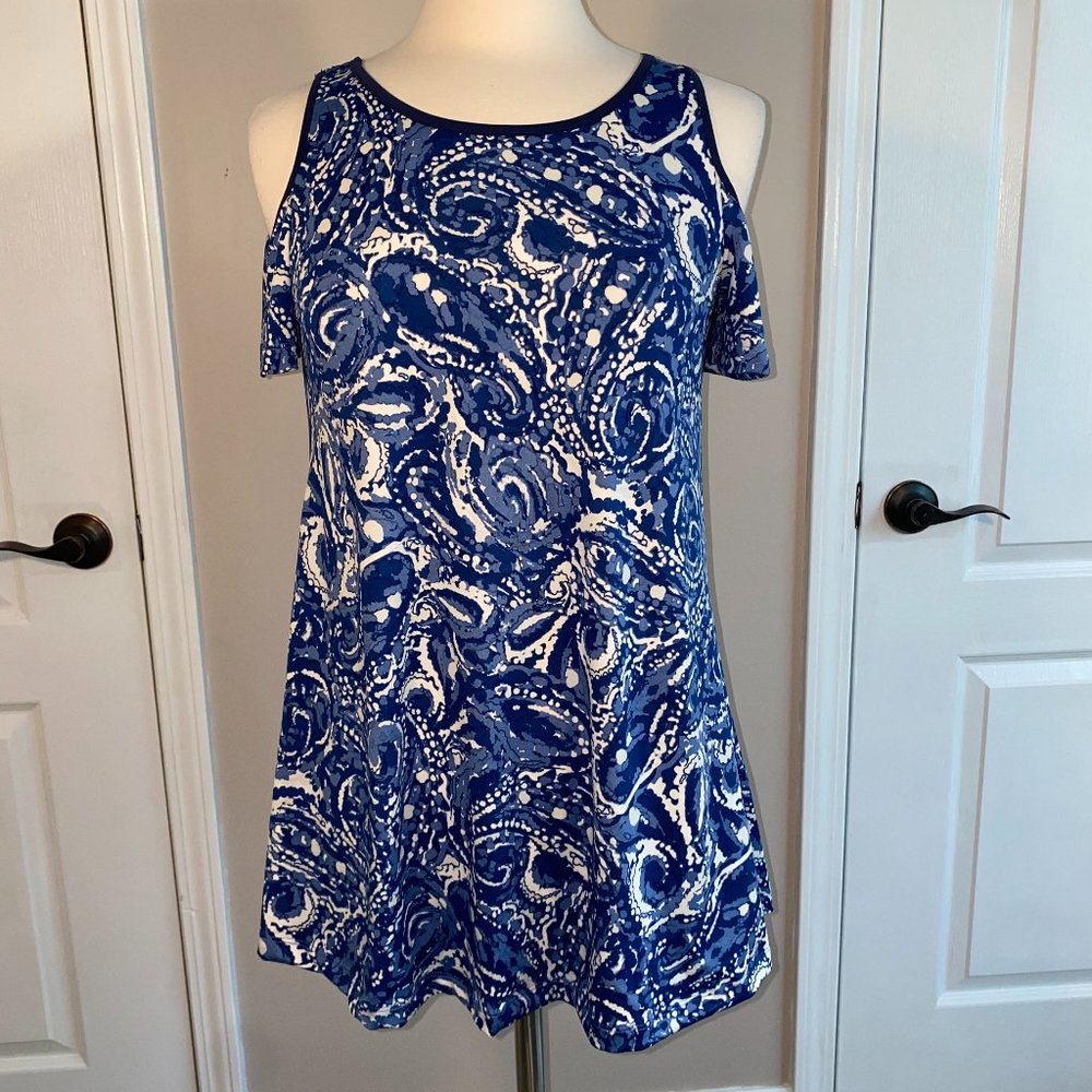 - eci  New York cold shoulder top NWOT S/M